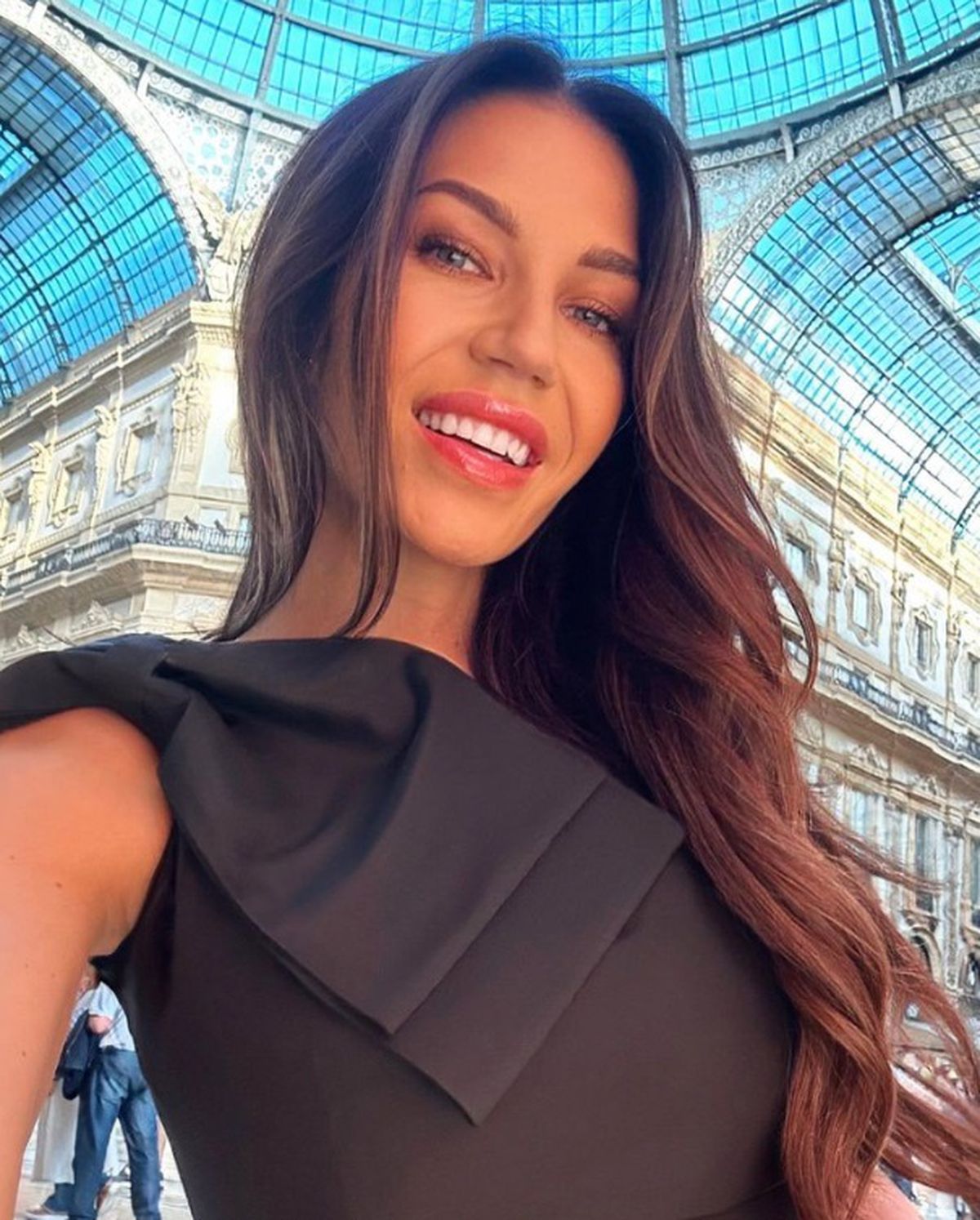 Ea e sexy-iubita noului jucător de la Petrolul! Simona face senzație pe internet cu formele ei