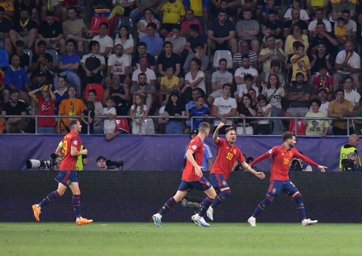 Huiduieli, războaie, tricolori „la cuțite” » 10 observații de la România - Spania 0-3