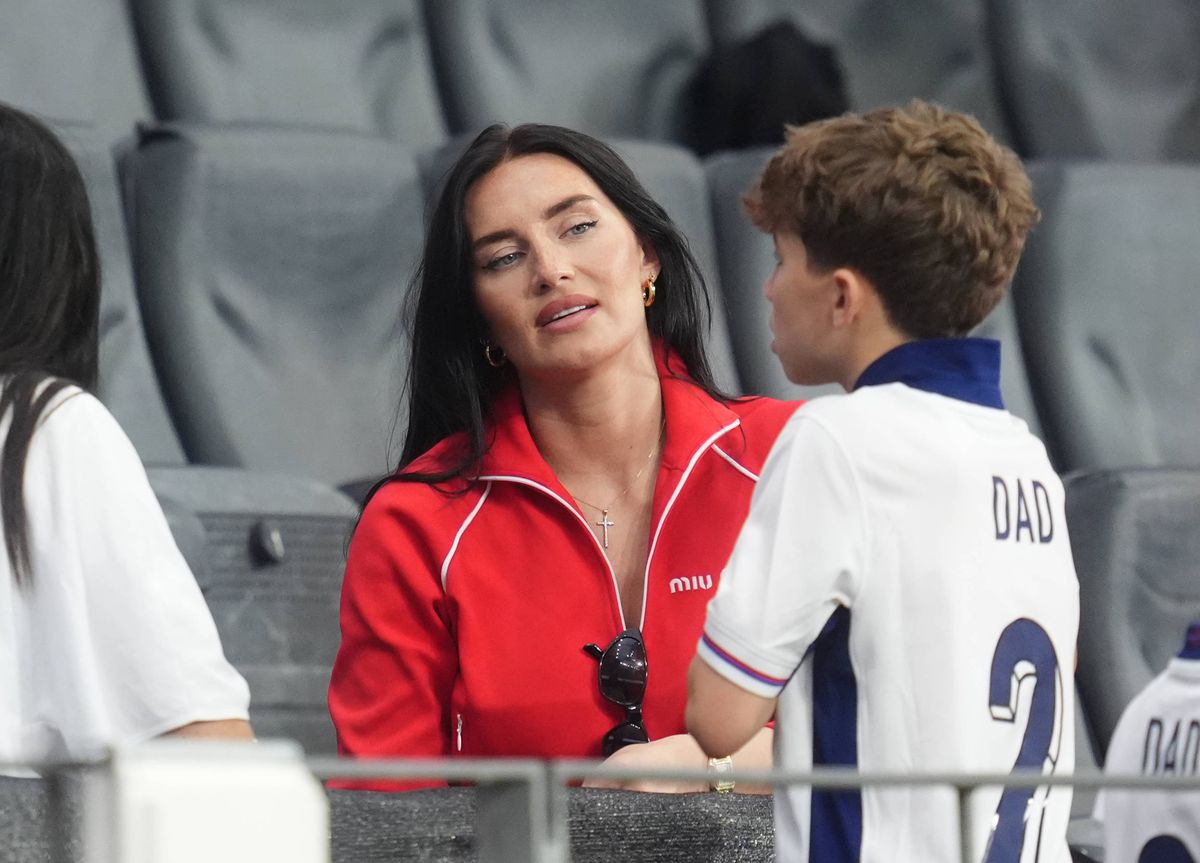 Situația încurcată în tribuna Angliei: soția și fosta amantă a lui Kyle Walker l-au susținut pe fundașul lui Manchester City