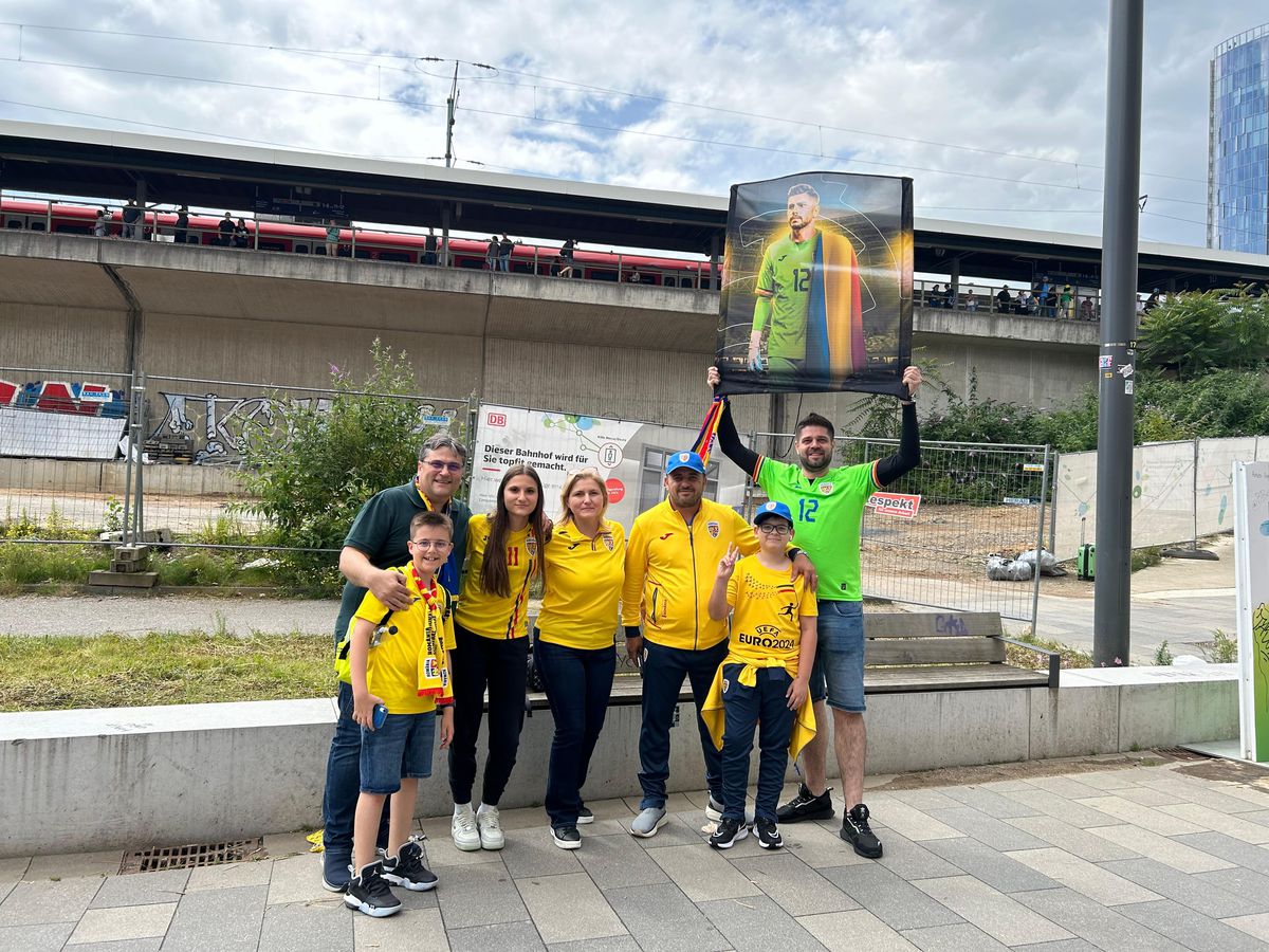 Cu „Măciuca” la atac » Gălăgioșii fani români i-au așteptat pe „tricolori” în gara din Koln, în ciuda unor confuzii privind sosirea trenului