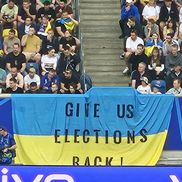 Banner-ul cu tentă politică afișat la meciul ucrainenilor cu Slovacia / foto: Eduard Apostol (GSP)