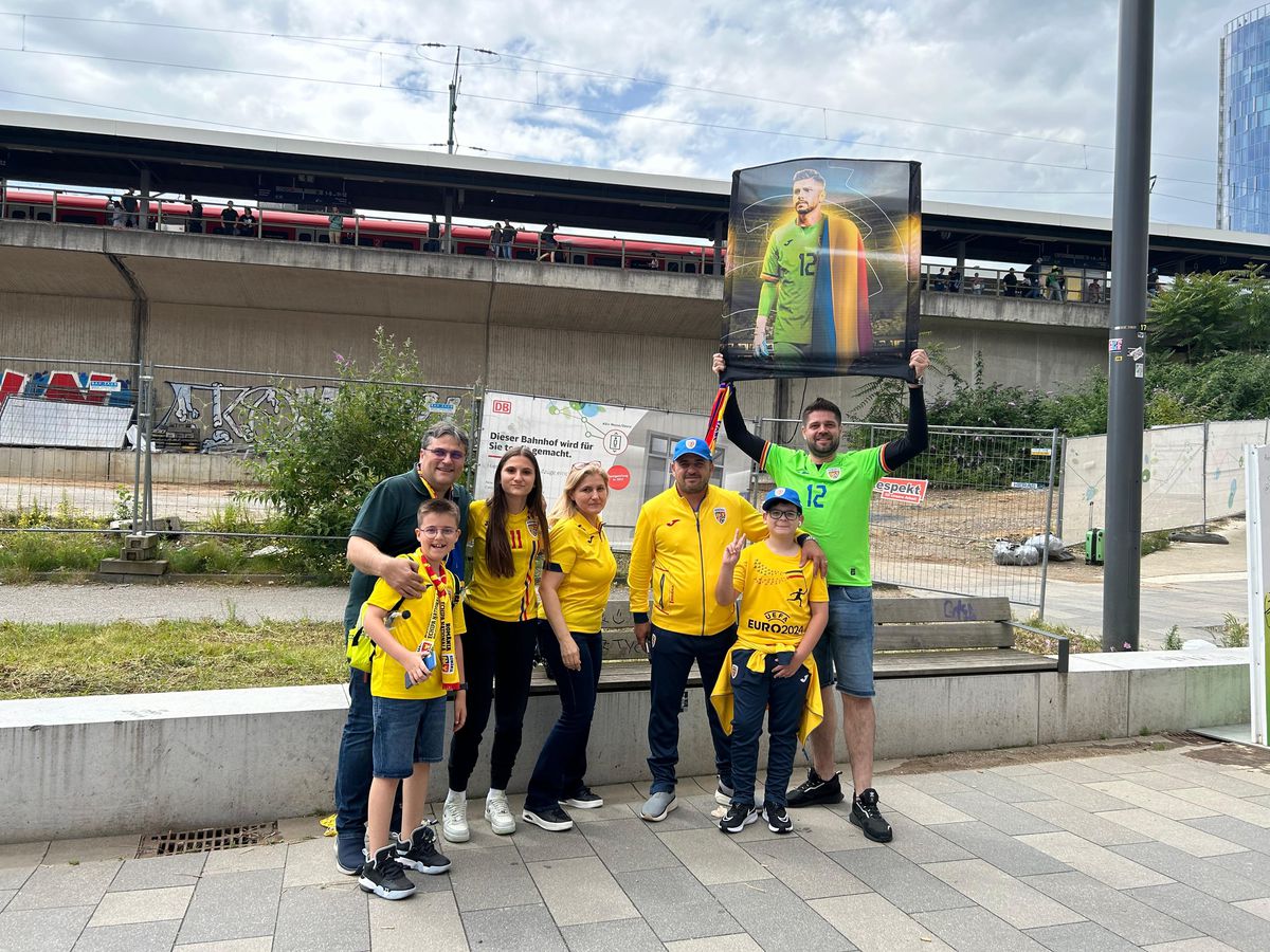 Cu „Măciuca” la atac » Gălăgioșii fani români i-au așteptat pe „tricolori” în gara din Koln, în ciuda unor confuzii privind sosirea trenului