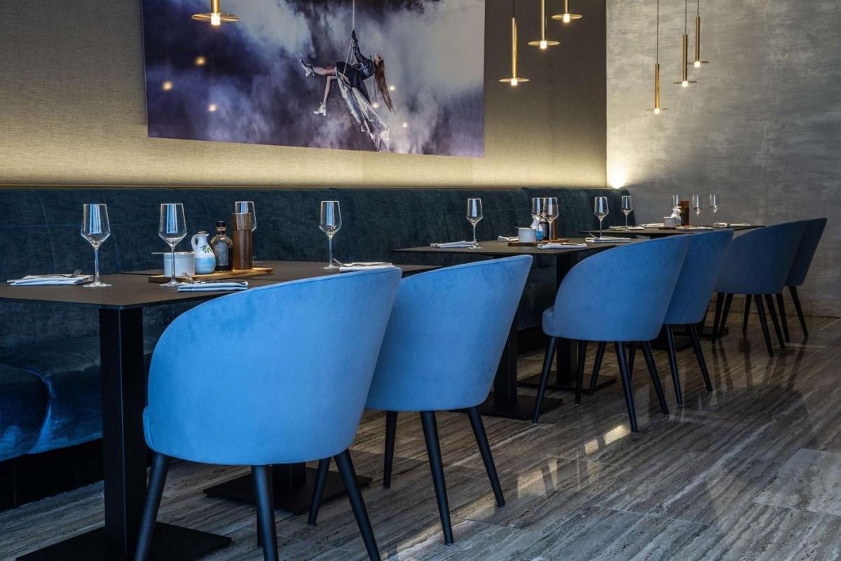 „Tricolorii” vor sta la Koln la un hotel unde camera costă 350 de euro pe noapte!