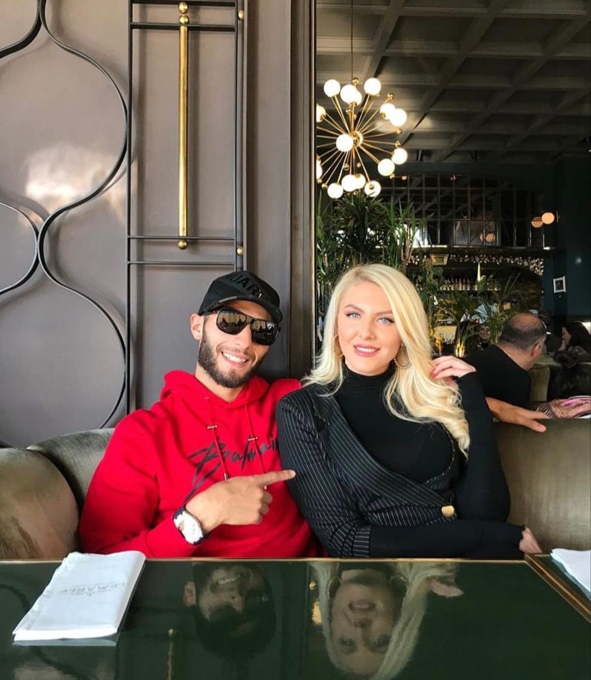 Raluca Câmpean, blonda care a lăsat în urma cariera de prezentatoare TV pentru a-l urma pe Reda Jaadi