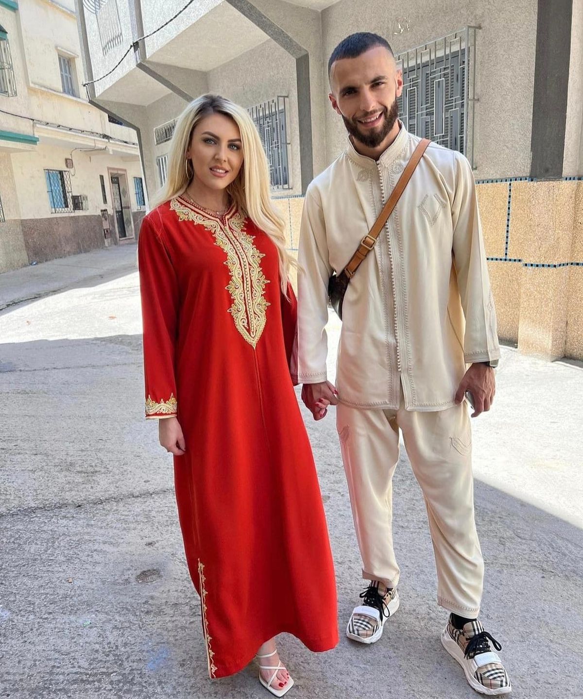 Raluca Câmpean, blonda care a lăsat în urma cariera de prezentatoare TV pentru a-l urma pe Reda Jaadi