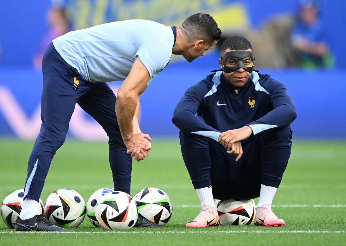 Kylian Mbappe, cu mască la Olanda - Franța