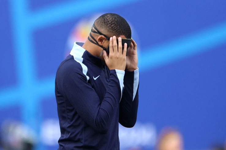 Kylian Mbappe, cu mască la Olanda - Franța