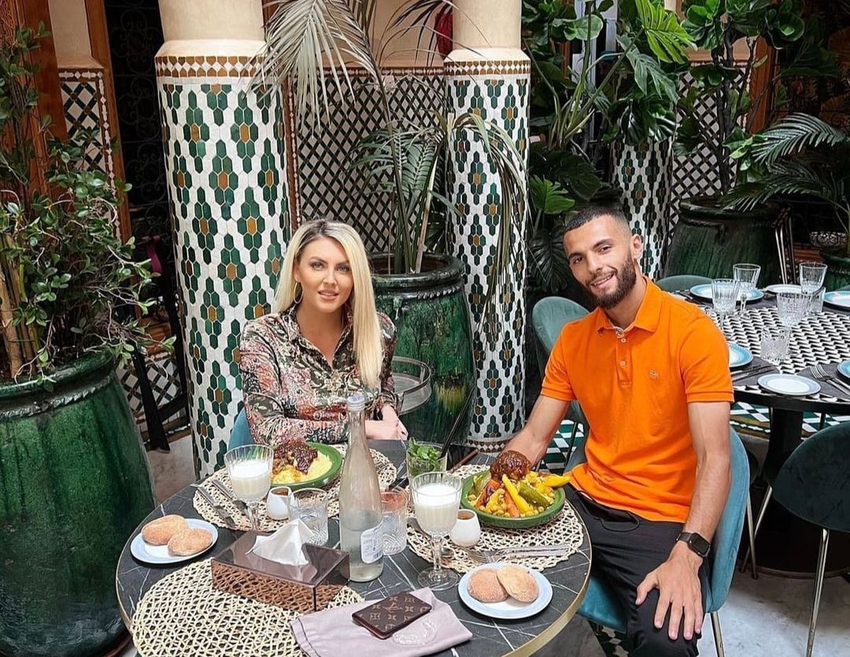 Raluca Câmpean, blonda care a lăsat în urma cariera de prezentatoare TV pentru a-l urma pe Reda Jaadi