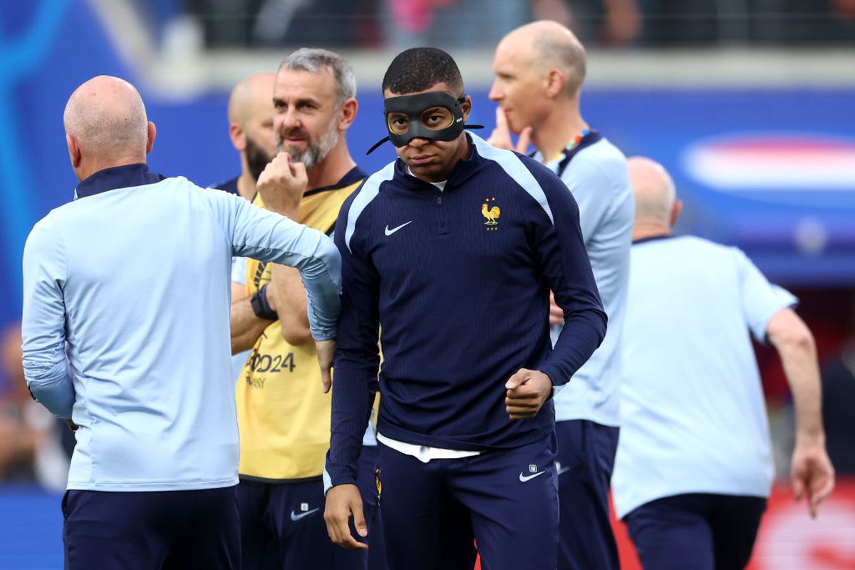 Carnaval german. Kylian Mbappe a ajuns la a cincea mască! » Opinia unui adversar: „Se asfixiază și nu poate juca decât la maximum 80% din capacitate!”