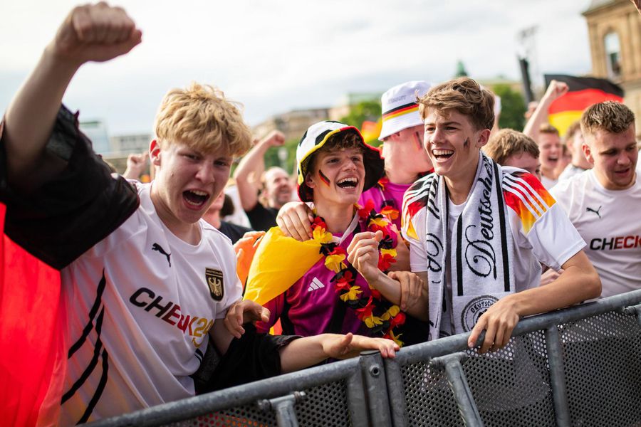 Incredibilă lovitură de PR dată la Euro 2024 » 5 milioane de tricouri fake ale naționalei Germaniei, comandate gratis de fani pe o aplicație care bate toate recordurile