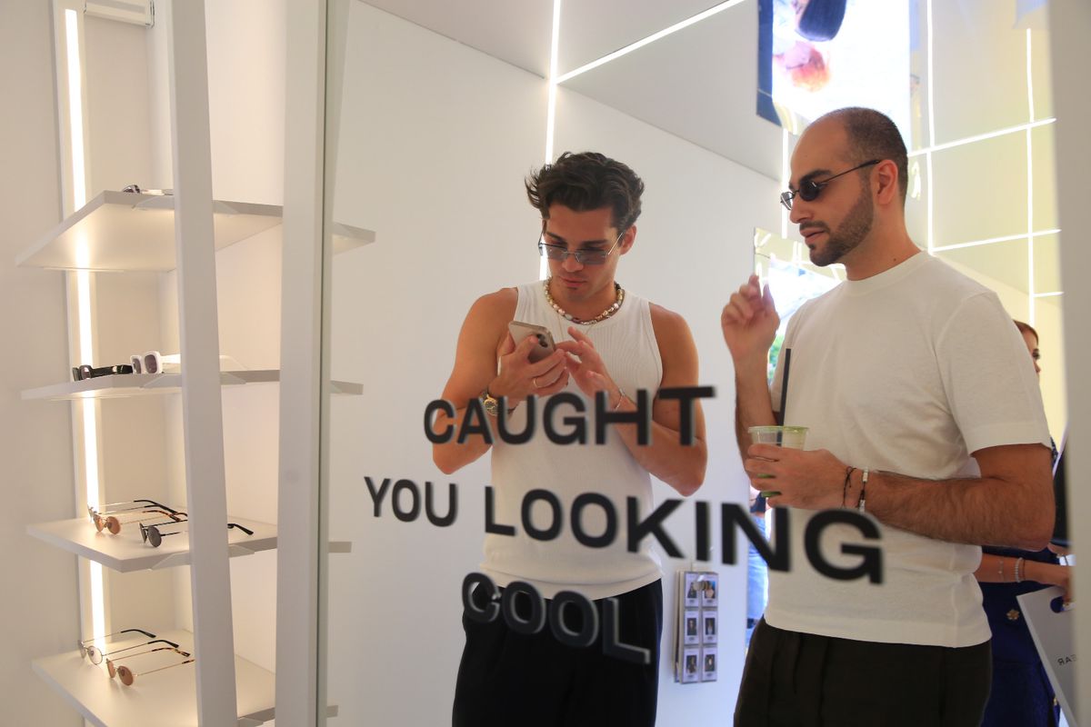 Ianis Hagi și Maria, fiica lui Gică Popescu, s-au lansat oficial în afaceri » Imagini de la evenimentul de azi de la Athenee Palace