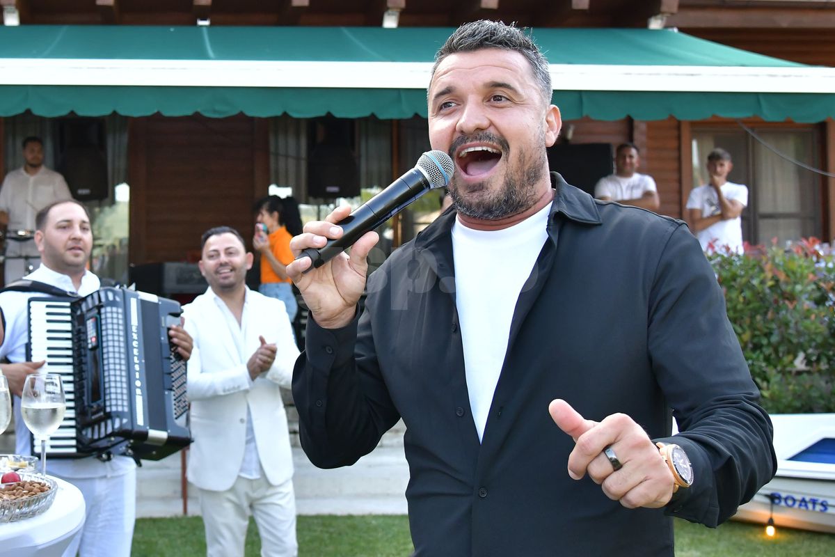 Constantin Budescu a luat microfonul și toți „petroliștii” au ieșit la dans: „Adu caii, Simioane!” / „Se vede Mamaia toată, Tanțooo”