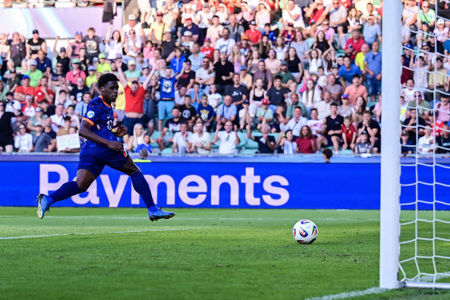 Poku marcând pentru Olanda. Foto: Imago Olanda U21 - Anglia U21 e prima semifinală de la Europeanul de tineret! Încăierare în final de meci