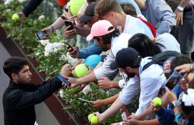 Carlos Alcaraz, despre siguranța jucătorilor în raport cu fanii: „Uneori, pe stradă, m-am simțit ciudat”