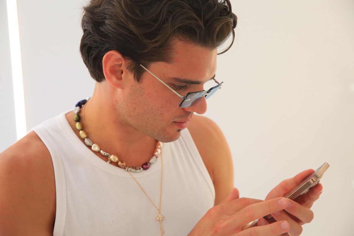 Ianis Hagi și-a lansat noul brand de ochelari de soare