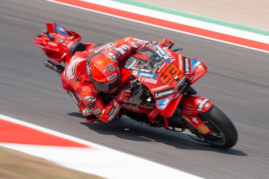 Marc Marquez a ajuns la al 100-lea pole-position din carieră. Spaniolul a câștigat și cursa sprint de astăzi de la Mugello. Foto: Imago