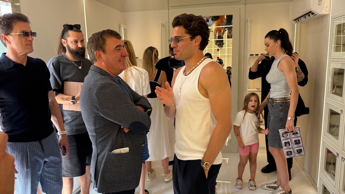 Ianis Hagi și-a lansat noul brand de ochelari de soare