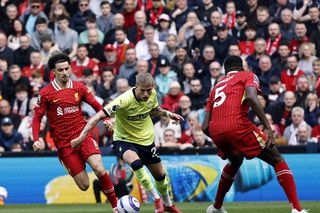 Dan Șucu dă prima lovitură a verii » Transferă din Franța un internațional care a jucat în Premier League