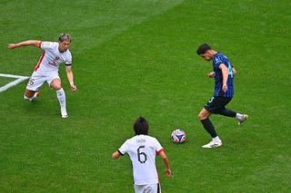 Fotbalistul lui Cristi Chivu ar putea juca în sezonul viitor la Genoa