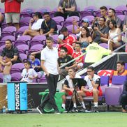 Conflictul dintre turcul Orkun Kökcü și antrenorul Bruno Lage la meciul Benfica - Auckland City 6-0 de la Mondialul Cluburilor / Foto: Imago