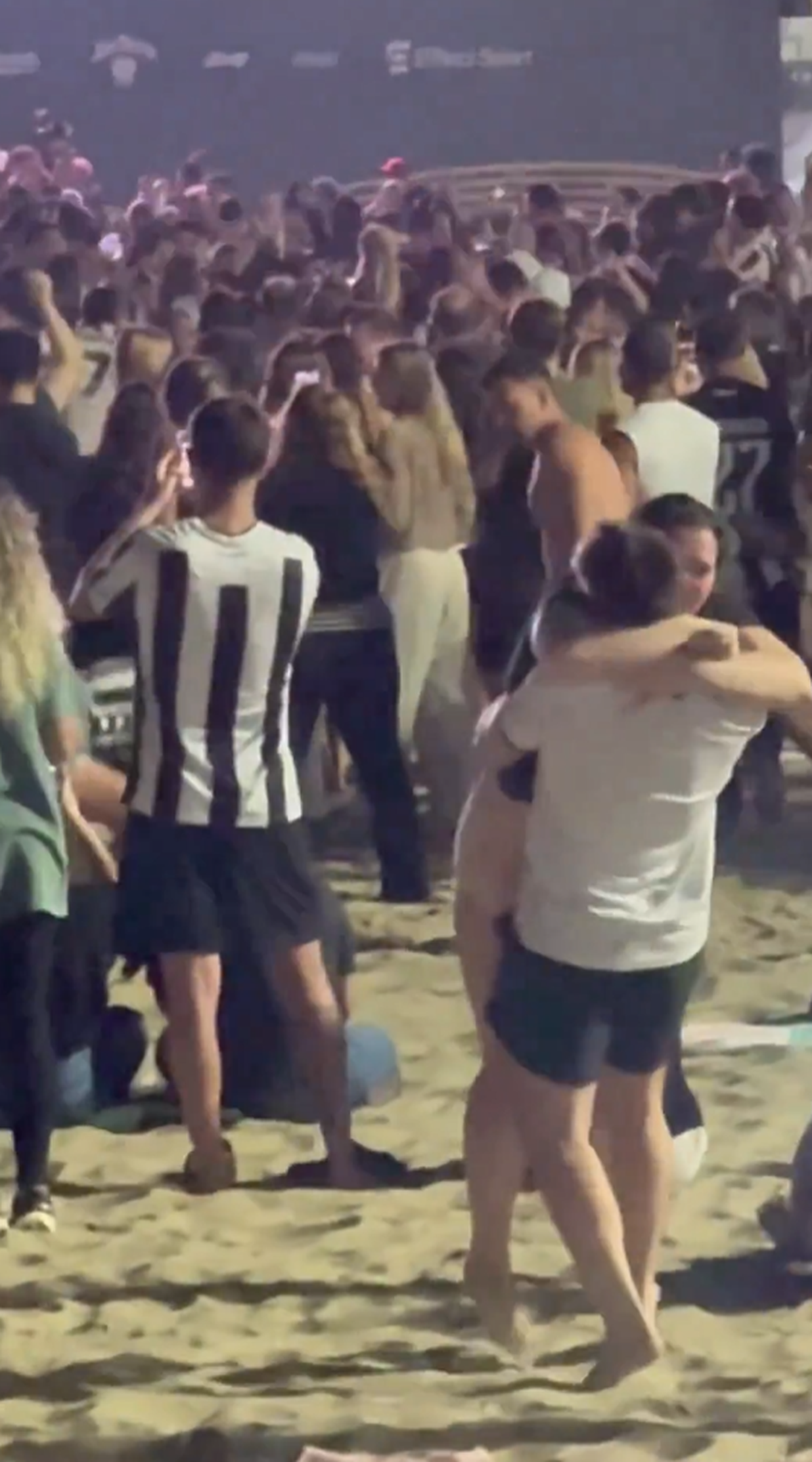 Imaginile incredibile din Brazilia fac înconjurul lumii! Nebunie pe Copacabana, după succesul istoric de la Campionatul Mondial al Cluburilor