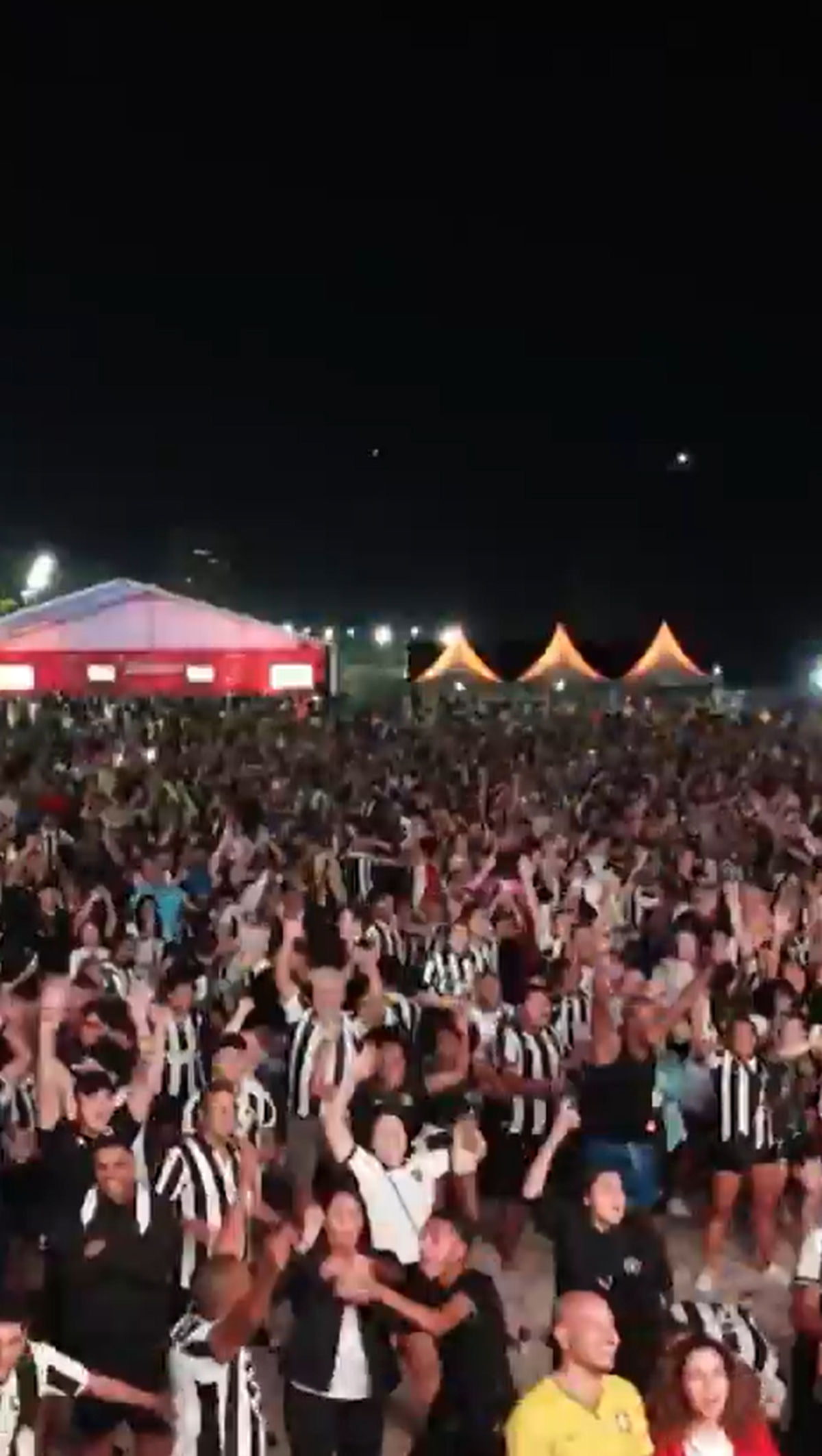 Imaginile incredibile din Brazilia fac înconjurul lumii! Nebunie pe Copacabana, după succesul istoric de la Campionatul Mondial al Cluburilor