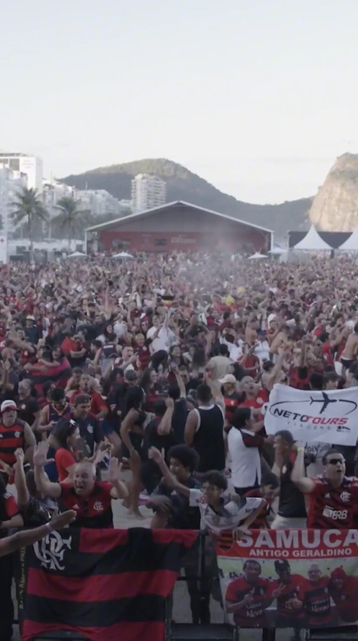 Imaginile incredibile din Brazilia fac înconjurul lumii! Nebunie pe Copacabana, după succesul istoric de la Campionatul Mondial al Cluburilor