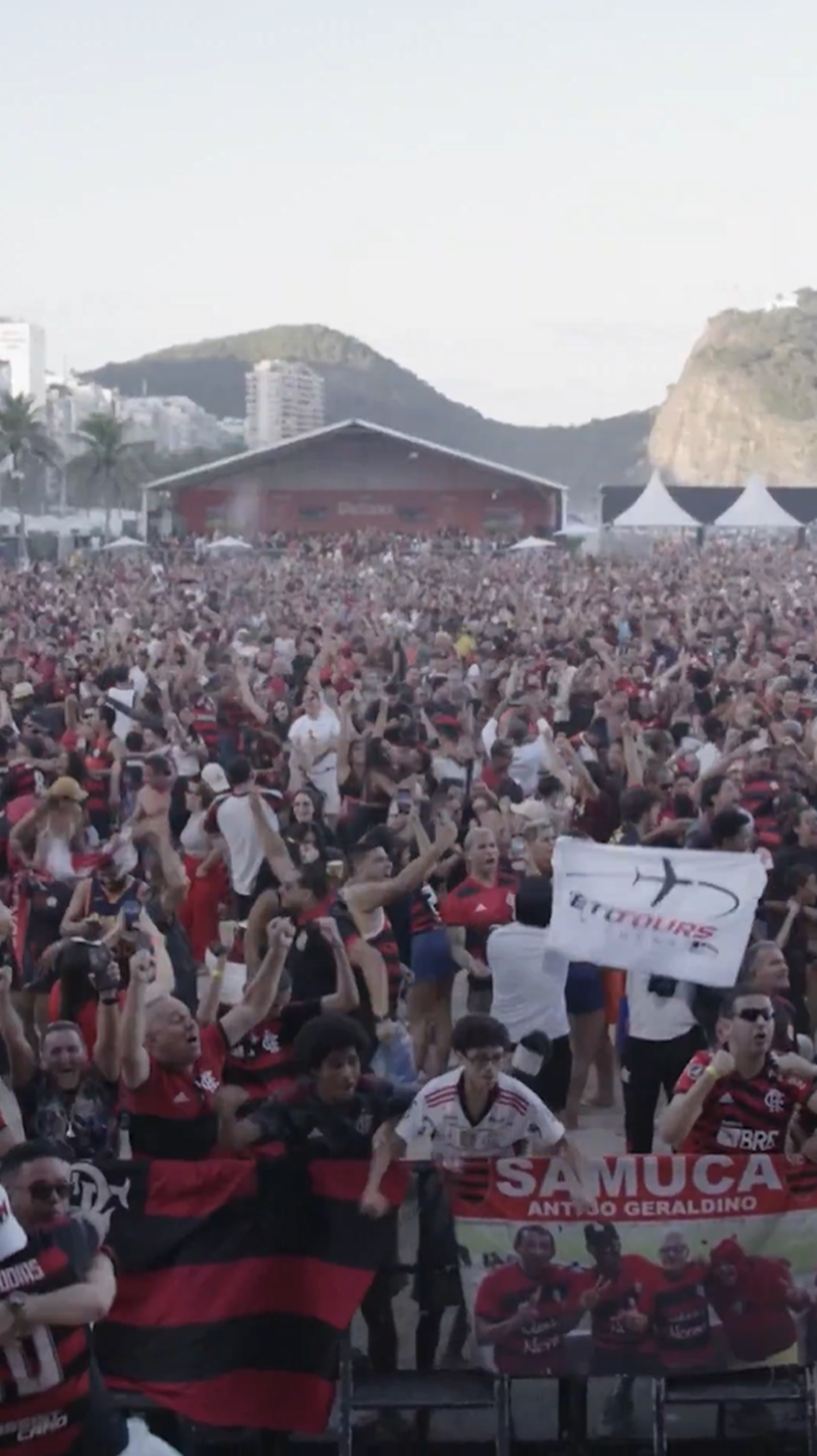 Imaginile incredibile din Brazilia fac înconjurul lumii! Nebunie pe Copacabana, după succesul istoric de la Campionatul Mondial al Cluburilor