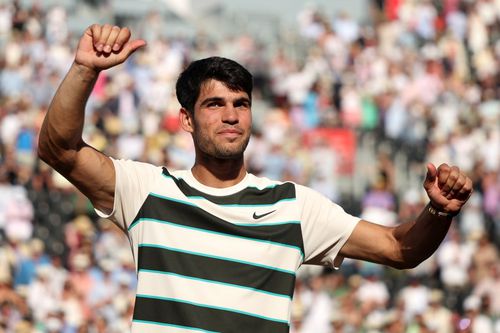 Carlos Alcaraz, în a 5-a finală consecutivă! Numărul 2 mondial a obținut a 17-a victorie la rând și cauta revanșa în ultimul act de la Queen’s