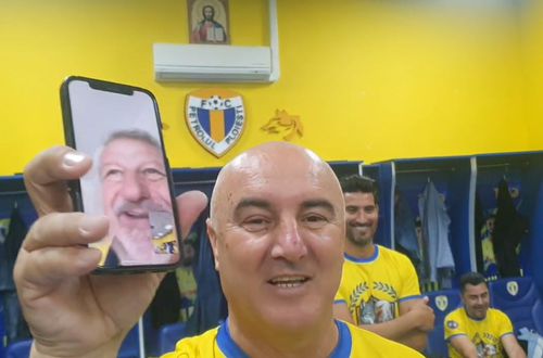 VIDEO Ion Marin a fost sunat de foștii elevi chiar din vestiarul Petrolului, înaintea semifinalei de la EURO: „Vorbește mai tare, profesore!”