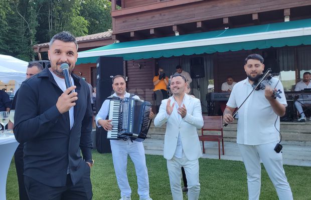 Constantin Budescu a luat microfonul și toți „petroliștii” au ieșit la dans: „Adu caii, Simioane!” / „Se vede Mamaia toată, Tanțooo”