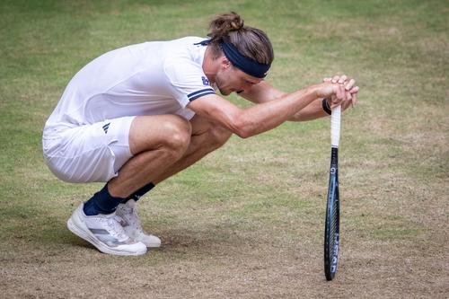 Alexander Zverev încrcând să-și adune forțele FOTO Guliver/GettyImages