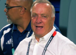 Imagini rare! Selecționerul a început să plângă pe teren după finalul meciului de la Mondial