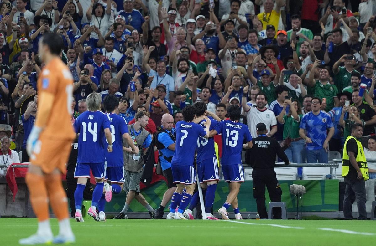 S-au marcat 4 goluri în Tunisia - Japonia, cu Istvan Kovacs la centru » Încă o echipă eliminată