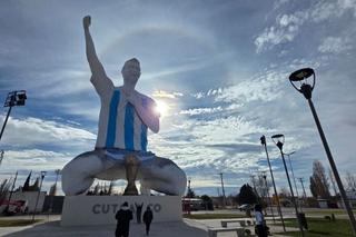 Lionel Messi este uriaș și la propriu » Statuie de 26 de metri înălțime, dezvelită în onoarea lui