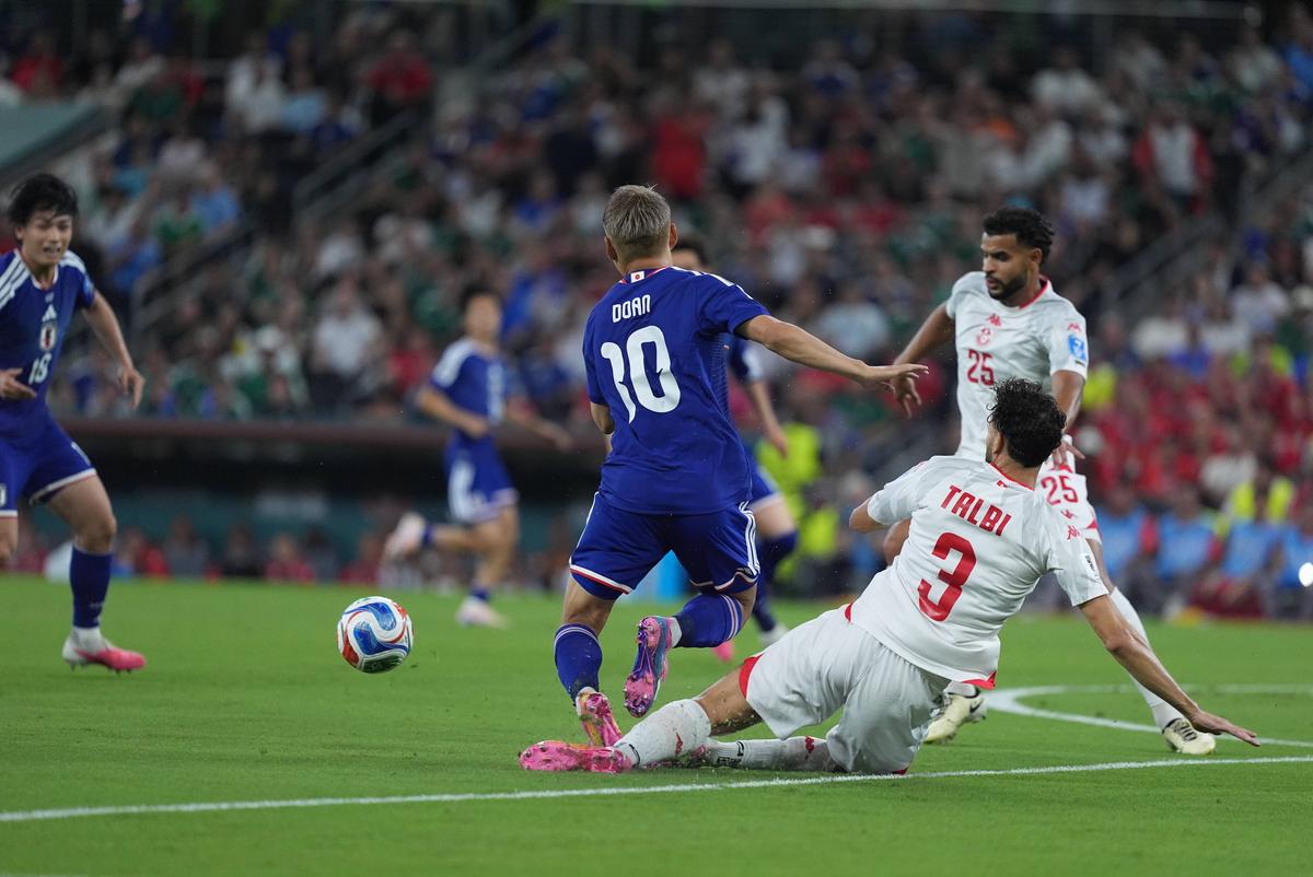 S-au marcat 4 goluri în Tunisia - Japonia, cu Istvan Kovacs la centru » Încă o echipă eliminată