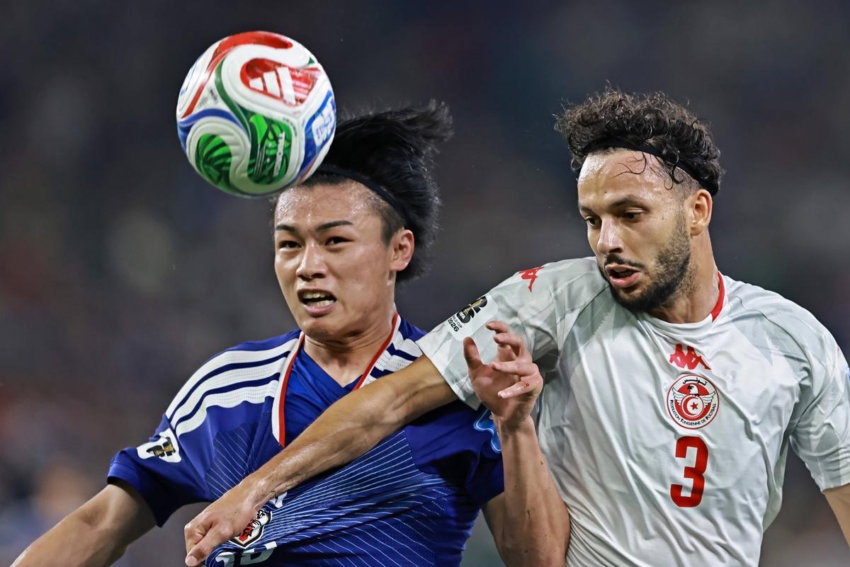 S-au marcat 4 goluri în Tunisia - Japonia, cu Istvan Kovacs la centru » Încă o echipă eliminată