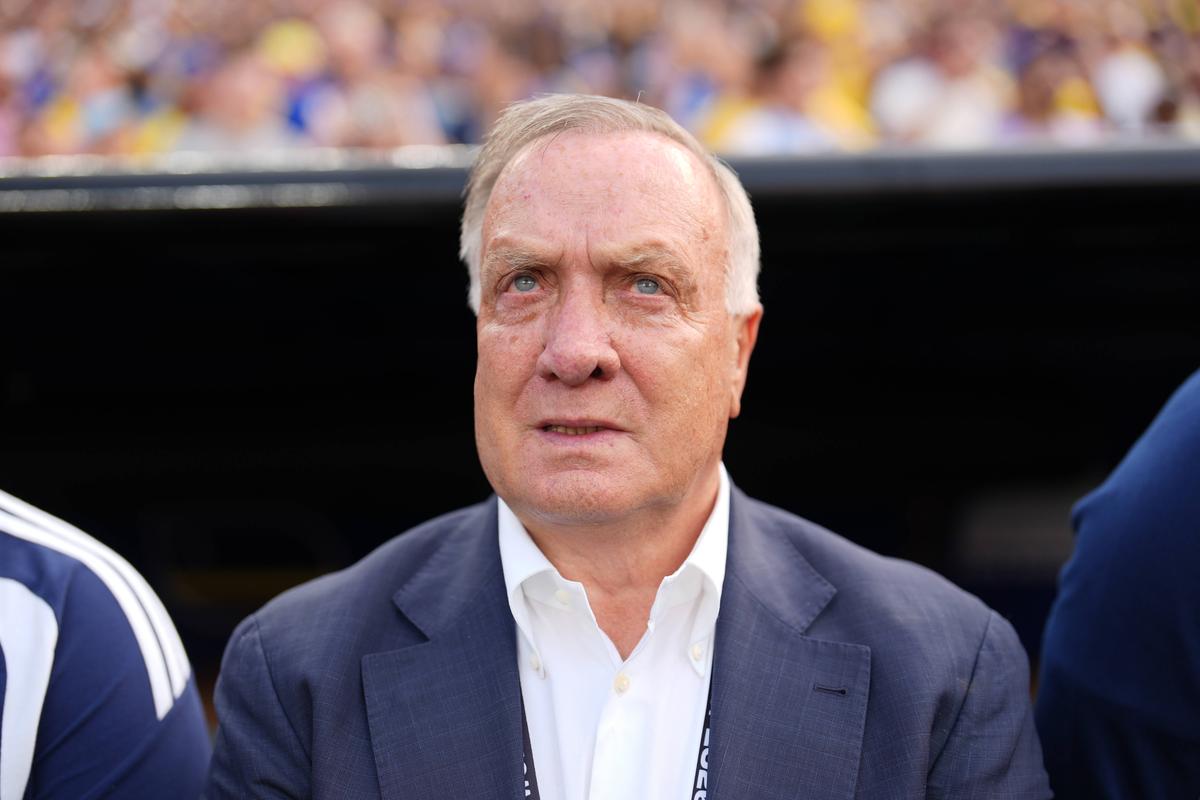 Imagini rare! Selecționerul a început să plângă pe teren după finalul meciului de la Mondial