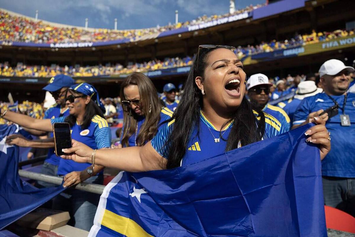 Selecționerul din Curacao a început să plângă după meciul cu Ecuador