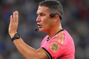 „Are șanse foarte mari să arbitreze finala Campionatului Mondial” » Istvan Kovacs, ridicat în slăvi după primul meci