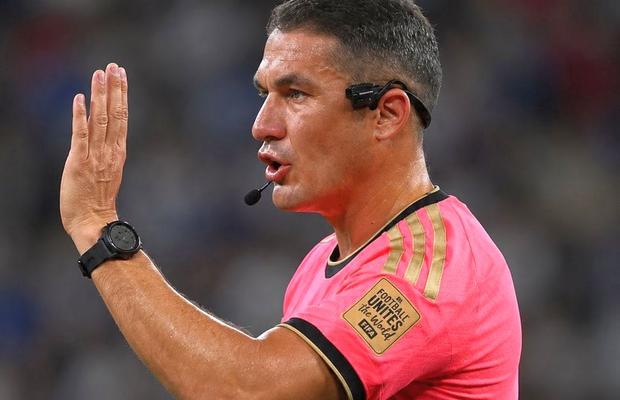 „Are șanse foarte mari să arbitreze finala Campionatului Mondial” » Istvan Kovacs, ridicat în slăvi după primul meci