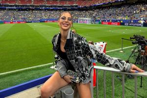 A ignorat noua regulă introdusă de FIFA și și-a sărutat logodnica după ce a făcut minuni la Mondial