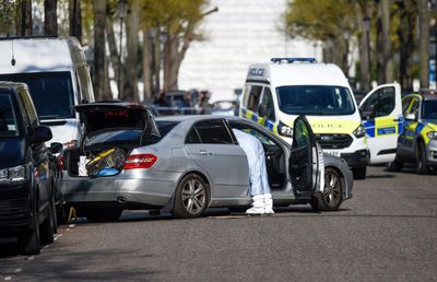 Doi pietoni, loviți de o mașină în Capitală » 6 autoturisme au fost implicate în accident