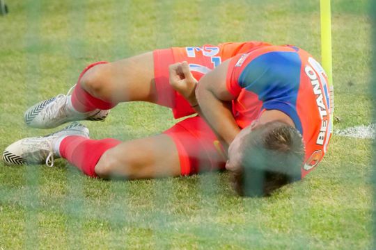 Darius Olaru, în durere în meciul dintre FC Buzău și FCSB