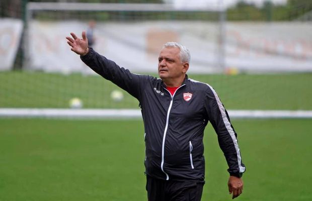 Antrenorul lui Dinamo din amicale, deranjat de numirea lui Burcă: „E incredibil! Asta este România”