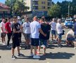 Zeci de persoane așteaptă la rând să cumpere bilete pentru FCSB - Dinamo