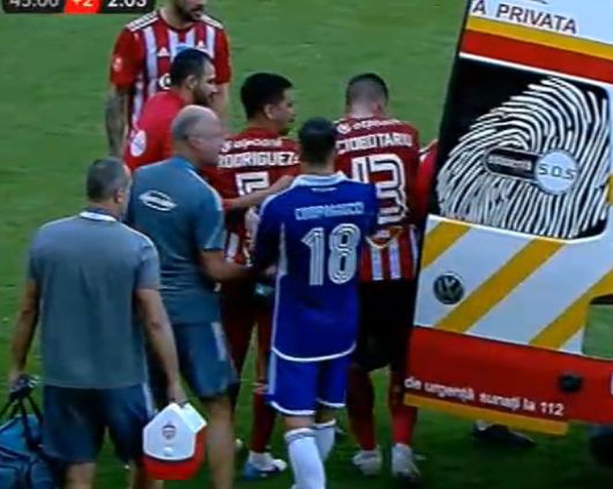 FOTO Matheus Mascarenhas, fault dur la Jonathan Rodriguez în Sepsi - FCU Craiova