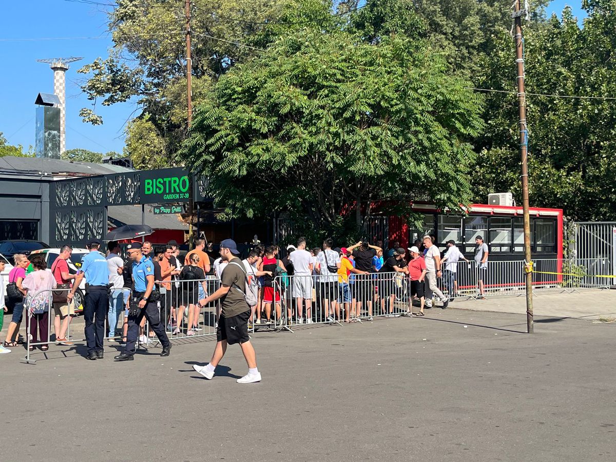 Scene uluitoare la Arena Națională: oameni rugați de MM Stoica să nu mai aștepte și să nu se mai așeze la coadă fiindcă nu mai ajung să intre în posesia unui bilet la derby