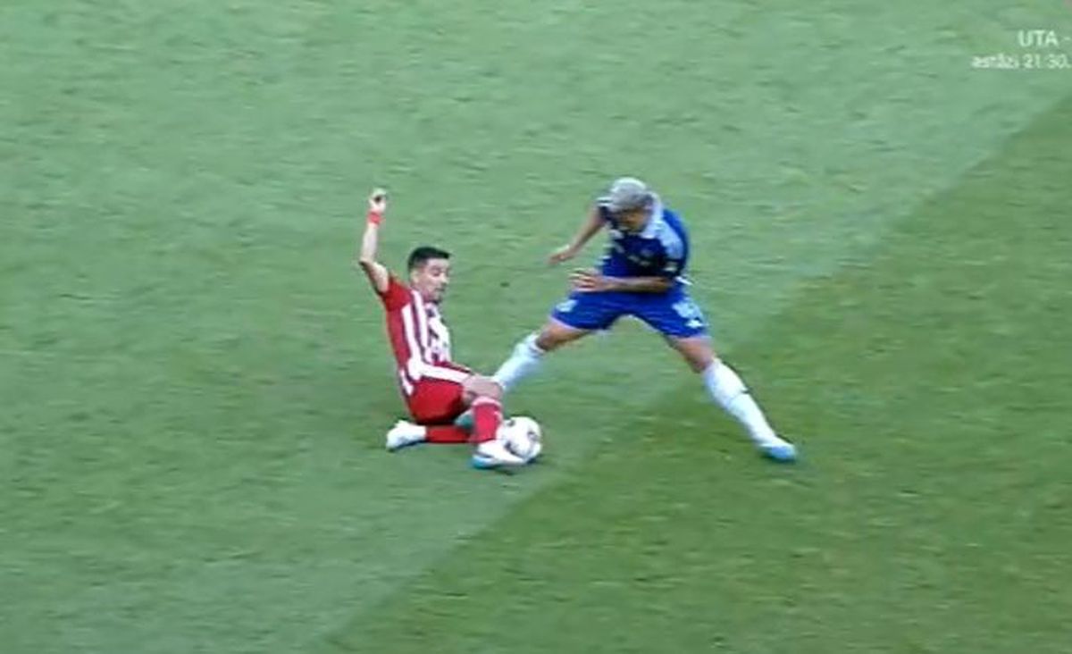 FOTO Matheus Mascarenhas, fault dur la Jonathan Rodriguez în Sepsi - FCU Craiova