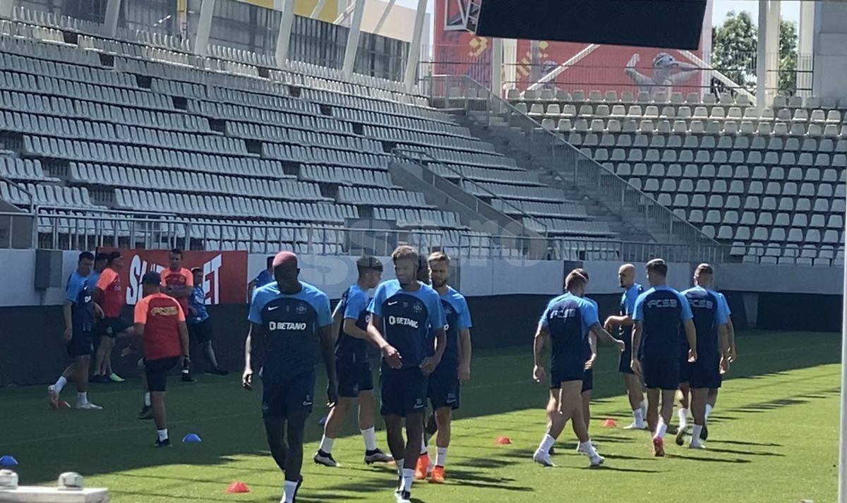 Antrenament FCSB Arcul de Triumf